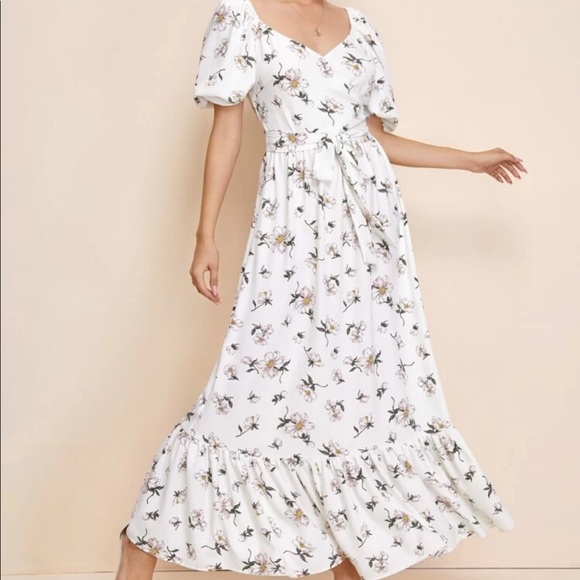Forever 21 | Dresses | White Floral Maxi Dress | Poshmark